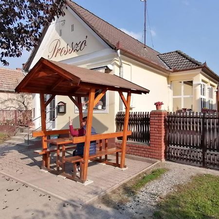 98 Petofi Utca Villa Balatonmagyarod Luaran gambar