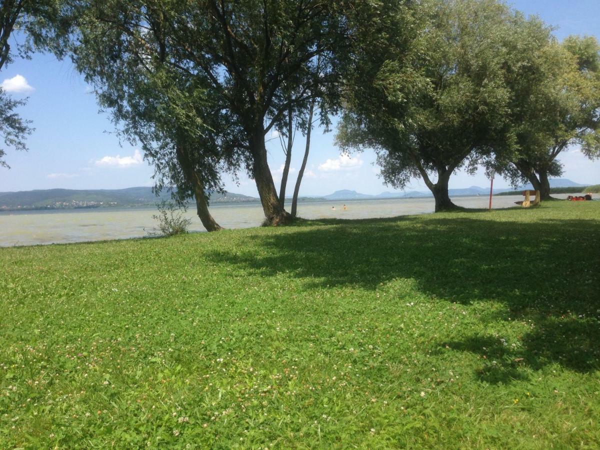 98 Petofi Utca Villa Balatonmagyarod Luaran gambar