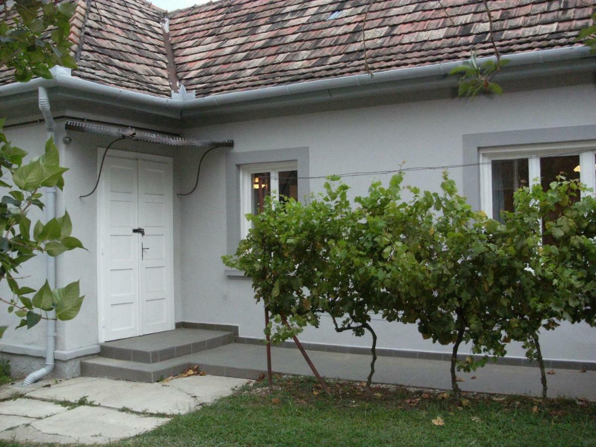 98 Petofi Utca Villa Balatonmagyarod Luaran gambar